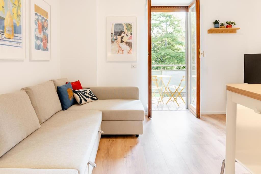Luxury 1 Bedroom Apartment, Close To San Siro, Fiera And 10 Min Metro To Duomo Milan Luaran gambar