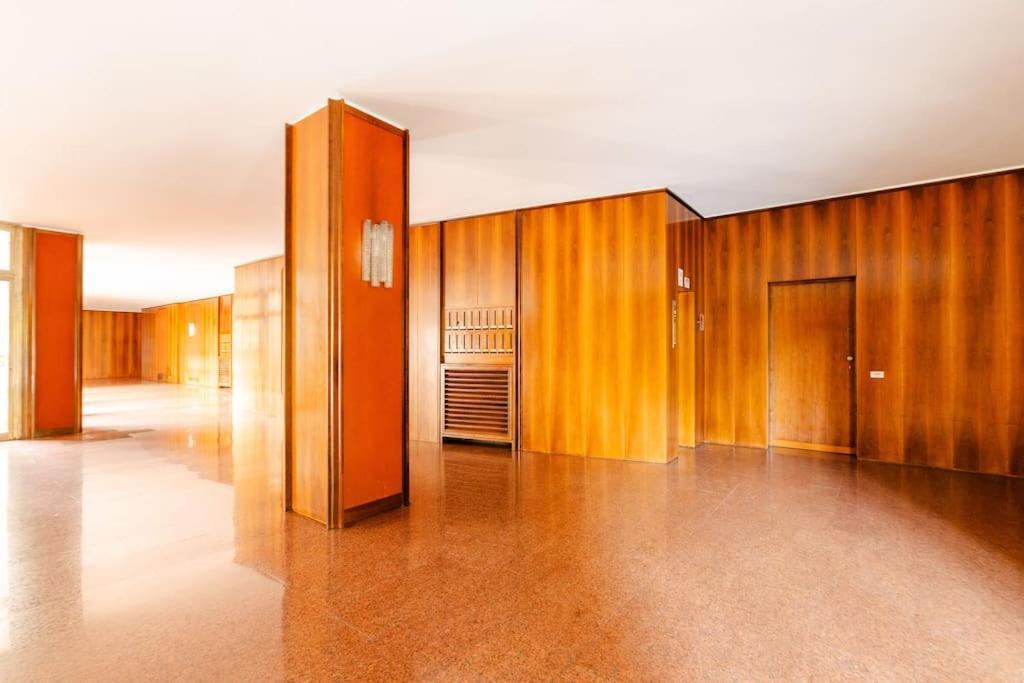 Luxury 1 Bedroom Apartment, Close To San Siro, Fiera And 10 Min Metro To Duomo Milan Luaran gambar